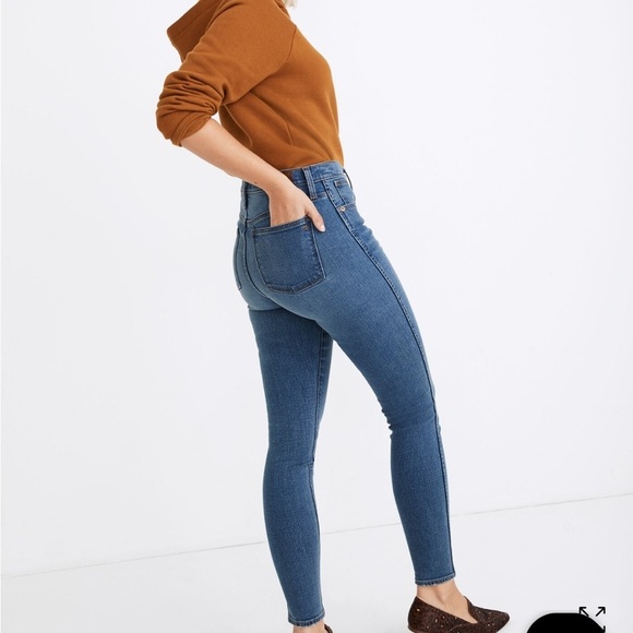 Madewell 10” High Rise Skinny Jeans in Dewitt Wash - Picture 10 of 11